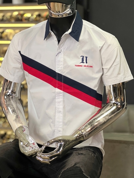 SM tay ngắn - Trắng tháp xanh đỏ Tommy