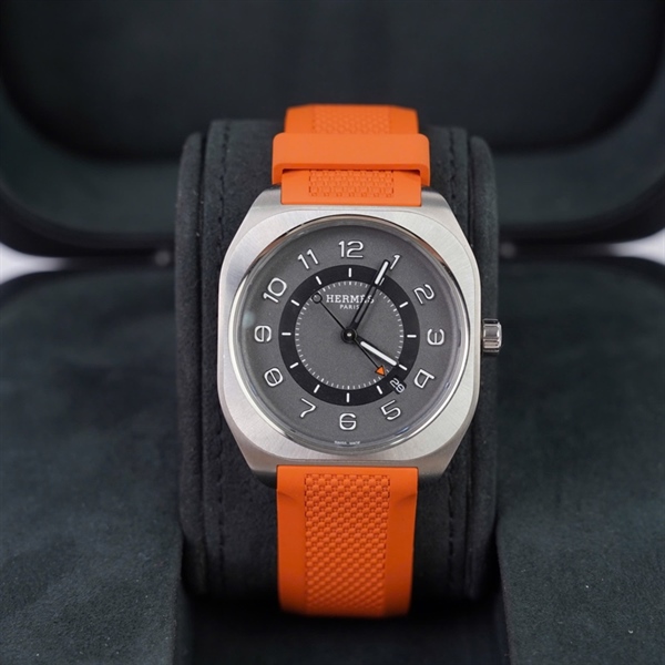 Đồng hồ Hermes mặt tròn dây cam (A-T) KG+