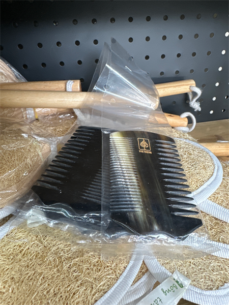 PTP - Lược sừng vuông - Vietherb