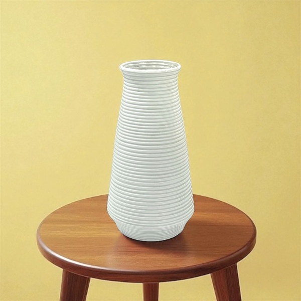 Bình hoa gốm sứ trắng dáng chày ganh ngang thấp