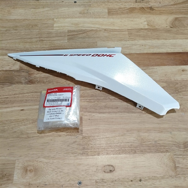 Ốp sườn Winner Dưới Trắng tem Đỏ ( 6 SPEED DOHC ) đời 17 Phải ( xe Xanh Trắng )