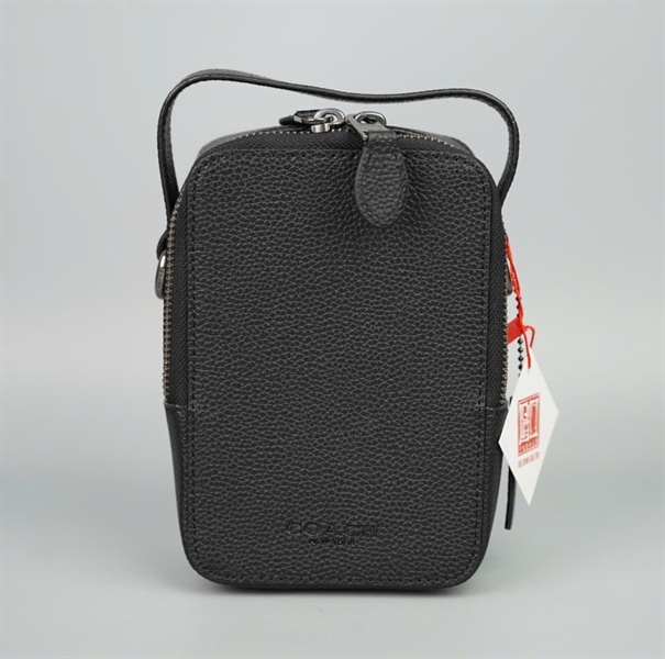 Túi Coach đeo chéo dáng đứng màu đen sz11 KG+