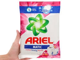 Bột giặt Ariel Hương Downy đam mê túi 650g