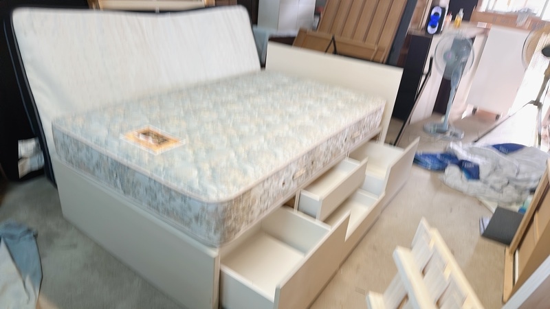Giường đôi m2 4 ngăn kéo trắng vân nitori