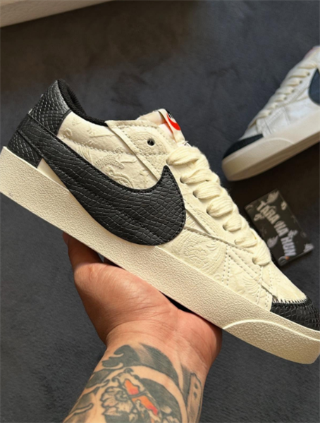 NIKE BLAZER LOW JUMBO”YEAR OF THE SNAKE”