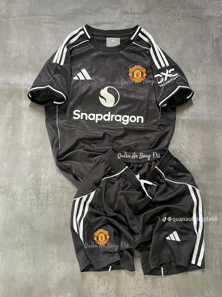 CLB MU Đen Trắng 2026