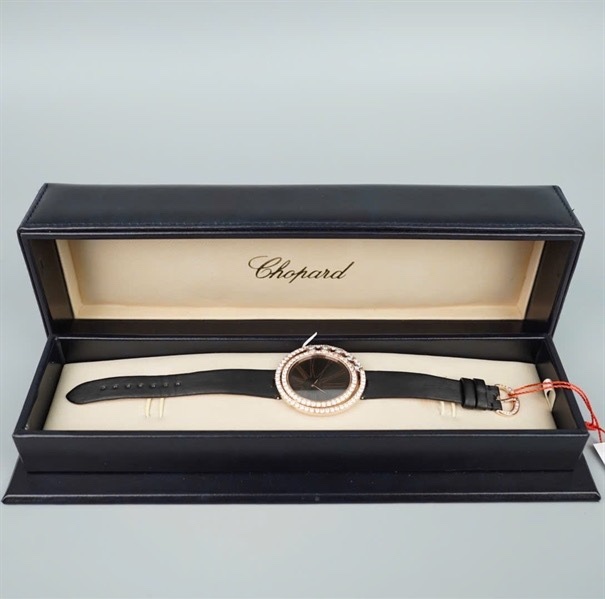 Đồng hồ Chopard Sparkling sz43 dây đen mặt tròn đính ngôi sao (137626-610022)) (HC)+