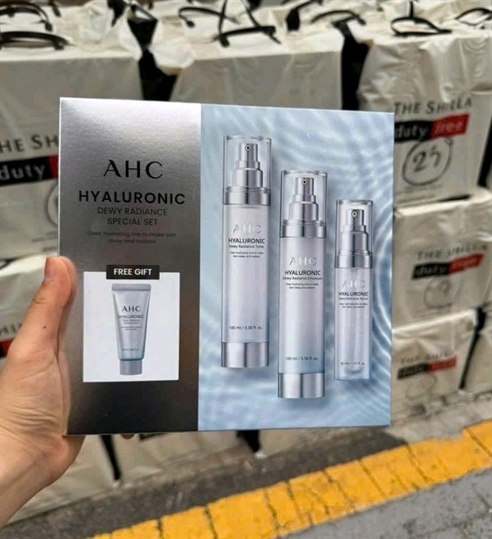 Set dưỡng ẩm, trắng da AHC trắng