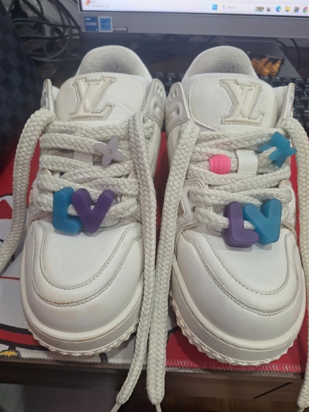Giày LV trắng sz6 (UK) (BQ) KG+