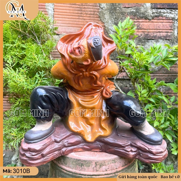 Chậu tượng Tôn ngộ không vác đá