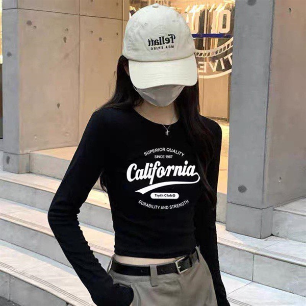 ÁO THUN CROPTOP PHỐI CHỮ (TAY DÀI)