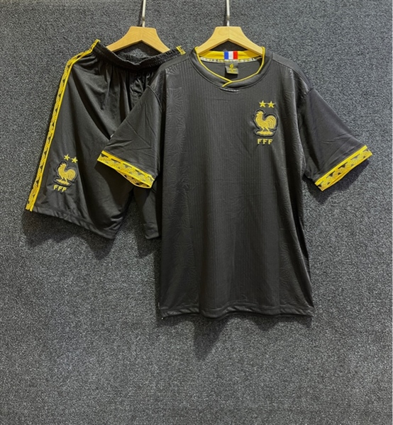 Pháp Đen 2025/2026