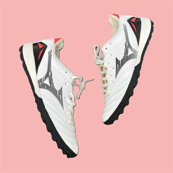 Neo 4 - Trắng Đen