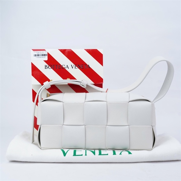 Túi Bottega kẹp nách trắng sz22 (LN) KG+