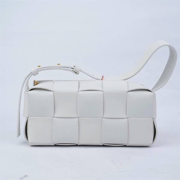 Túi Bottega kẹp nách trắng sz22 (LN) KG+