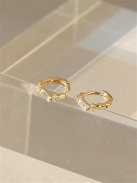 14K Lije Baguette Cubic mini huggie (S)
