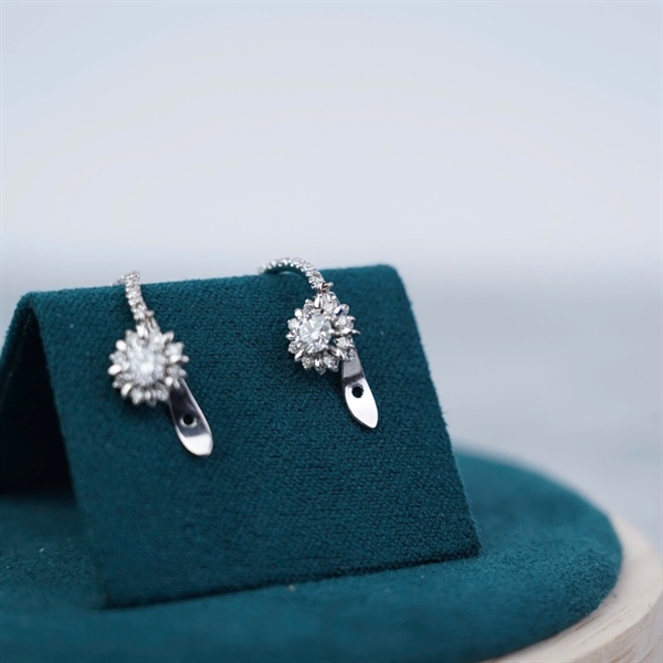 Bông tai Princess kim cương sz3.74-3.70x2.33 KG+