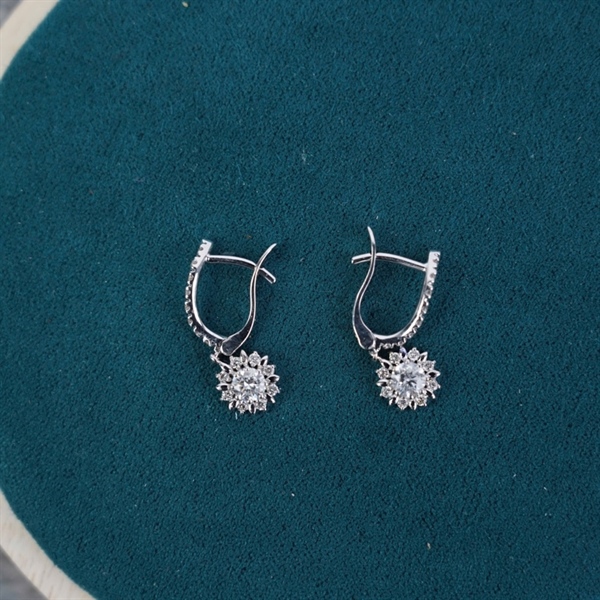 Bông tai Princess kim cương sz3.74-3.70x2.33 KG+