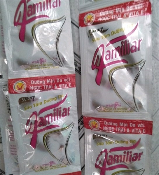 Sữa tắm E100 whitening body wash rose Essence tinh chất hoa hồng giúp trắng da 800.635ml