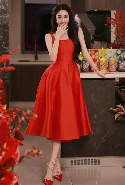 ĐẦM ĐỎ HAI DÂY DÁNG XÒE