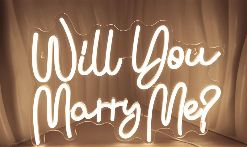 Đèn led chữ uốn Marry Me vàng