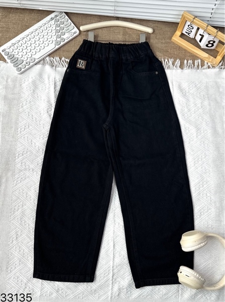 33135-Quần Jean dài đen chữ R