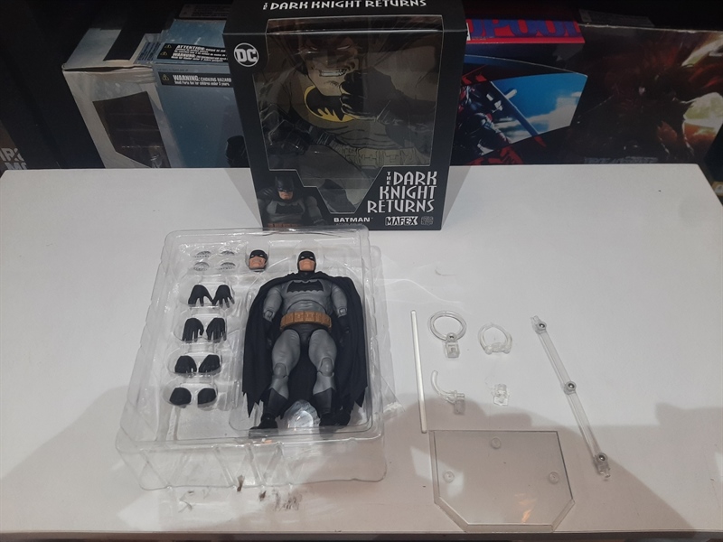 (2ND) MAFEX BATMAN - THE DARK KNIGHT RETURNS (BLACK)