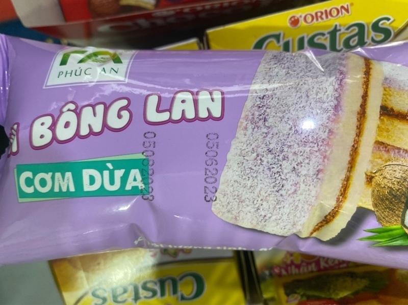 Bánh bông lan dứa