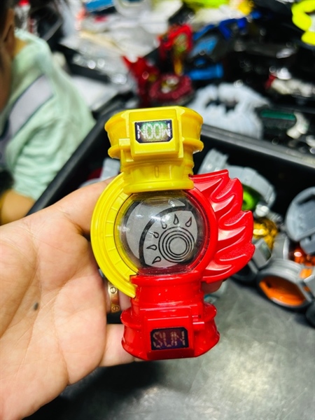 Đồ chơi siêu nhân kyutama Sun & Moon dx mặt trăng& mặt trời