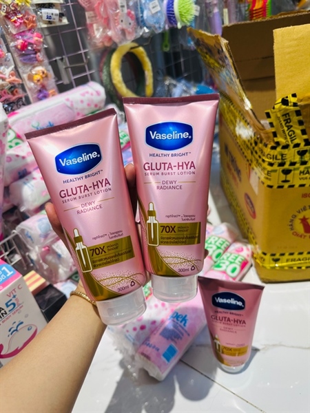 Vaseline dưỡng thể GLUTA-HYA x10 hồng