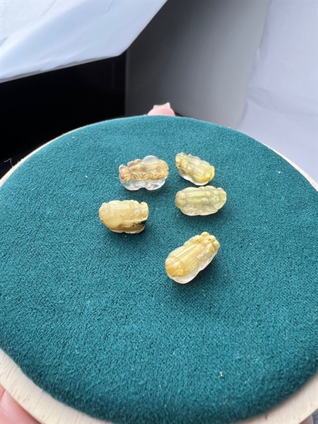 Cụ Tỳ Hưu thạch anh tóc vàng mini +