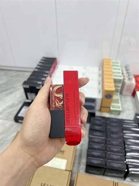 Son Kem Shu Uemura Unlimited #KC RD 177 vỏ đỏ