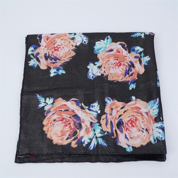 Khăn Dior đen ánh kim tuyến in hoa 67x65cm KG+