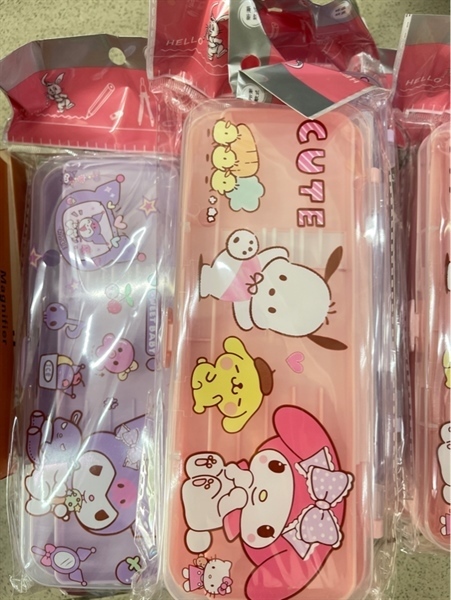 Hộp bút nhựa 3288