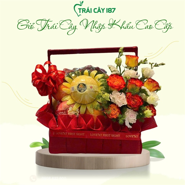 GIỎ TRÁI CÂY TONE ĐỎ MIX HOA HỒNG CAM CHÁY