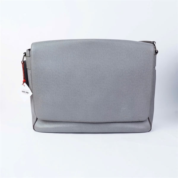 Túi LV đeo chéo xám kèm tag xanh sz37 (HV) KG+