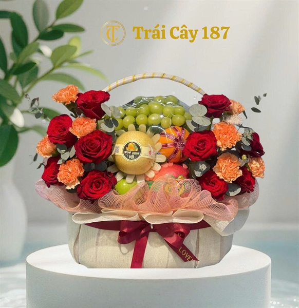 GIỎ TRÁI CÂY KẾT HỢP VỚI HOA TƯƠI CAO CẤP