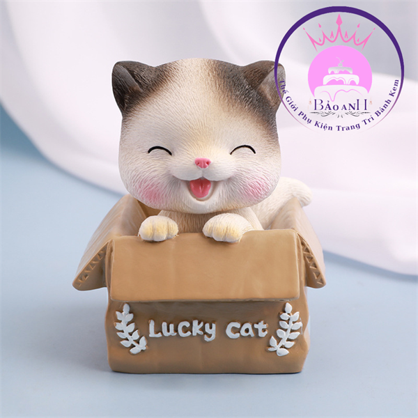 Mèo Ngồi Giỏ Nhắm Mắt
