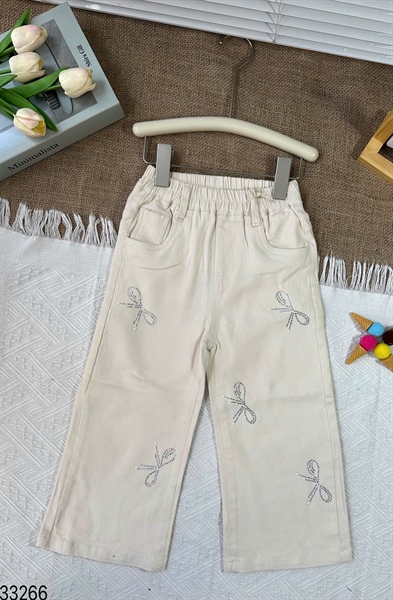 33266- Quần Jean Dài Suông Kem Đính Nơ Cườm
