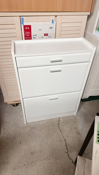 Tủ giày 2 ngăn mở chéo 1 ngăn kéo trên trắng