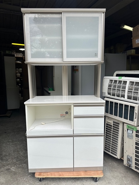 Tủ bếp 2 cánh 4 ngăn kéo hít mặt trắng bóng