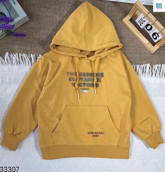 33307-Áo hoodie vàng có chữ