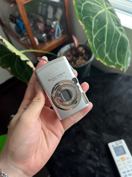 Canon powershot sd 850 is ( full box)