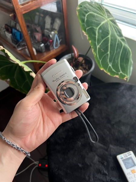 Canon Powershot SD 850 is ( fullbox)