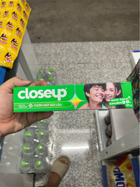 Kem Đánh Răng Closeup Thơm Mát 3 Cực 180g