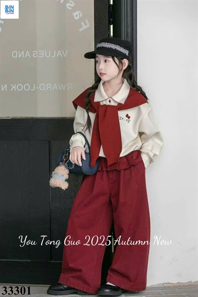 33301-Set bộ polo Kitty khăn choàng kaki đỏ