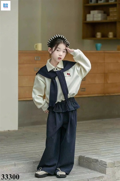 33300-Set bộ polo Kitty khăn choàng kaki xanh