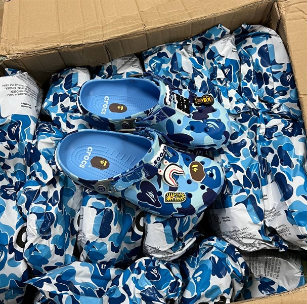 ATCH - Dép Crocs Bape Chính Hãng