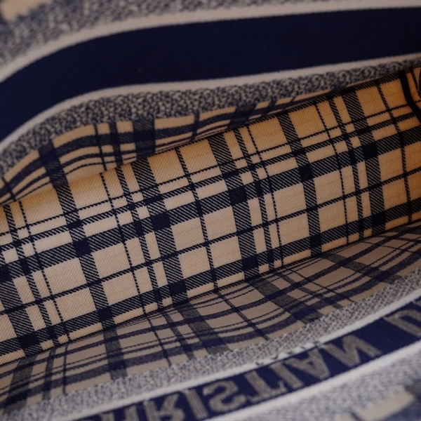 Túi Dior Tote trắng sọc xanh (50-MA-0261) sz42 (MV) KG+