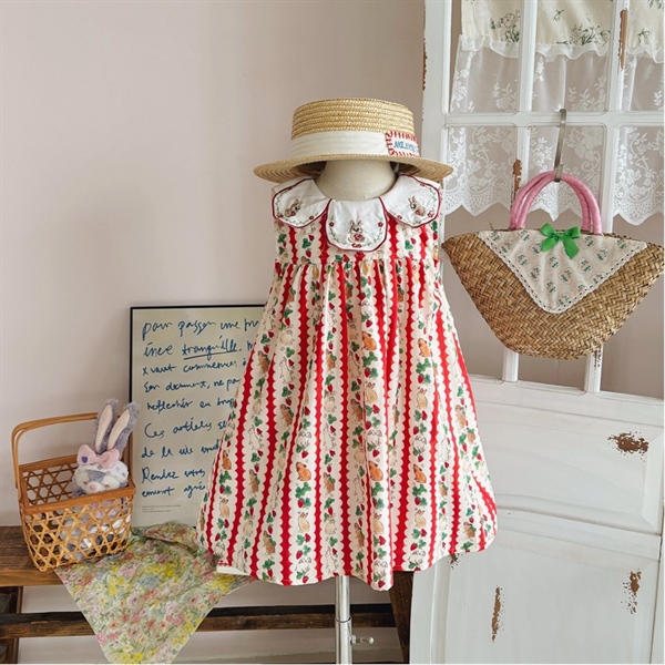 Váy thỏ cổ hoa
